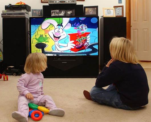 مشاوره کودک تلفنی:کودک و تماشای تلویزیون